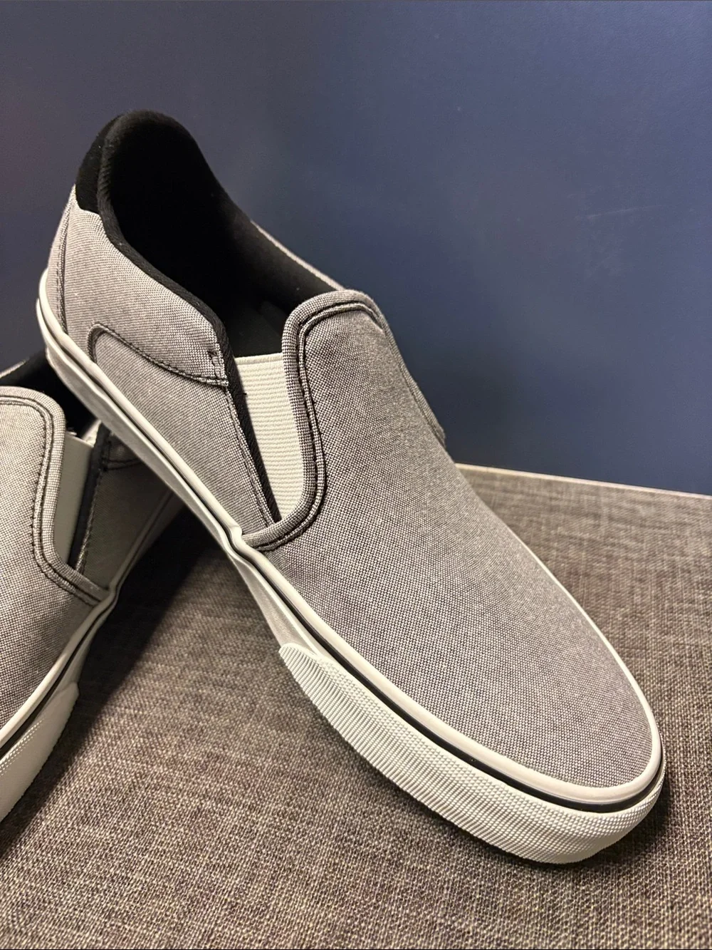 Vans versatile men